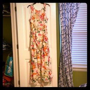 Jessica Howard floral maxi dress